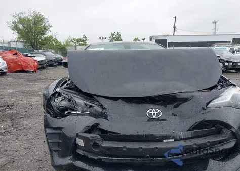 2020 Toyota 86 z USA, uszkodzony, nr VIN JF1ZNAA13L8752423